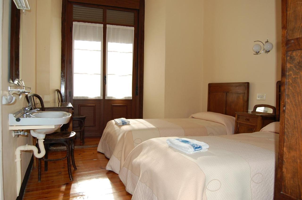 Hostal Paris Jaca Kamer foto